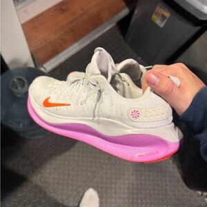 Men’s Nike react x running shoes size 8.5 barely worn